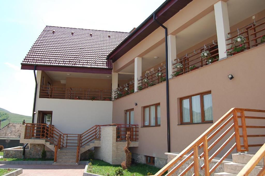 Pension Laura Cheile Turzii Petrestii de Jos ภายนอก รูปภาพ